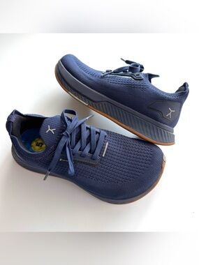 Flux Footwear Adapt Runner Women’s Sz 6.5 Navy Waterproof Barefoot Running Shoes